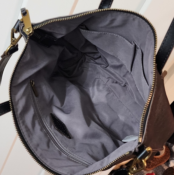 Black Fossil purse - Picture 2 of 5